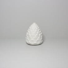 Load image into Gallery viewer, Concrete Pine Cones
